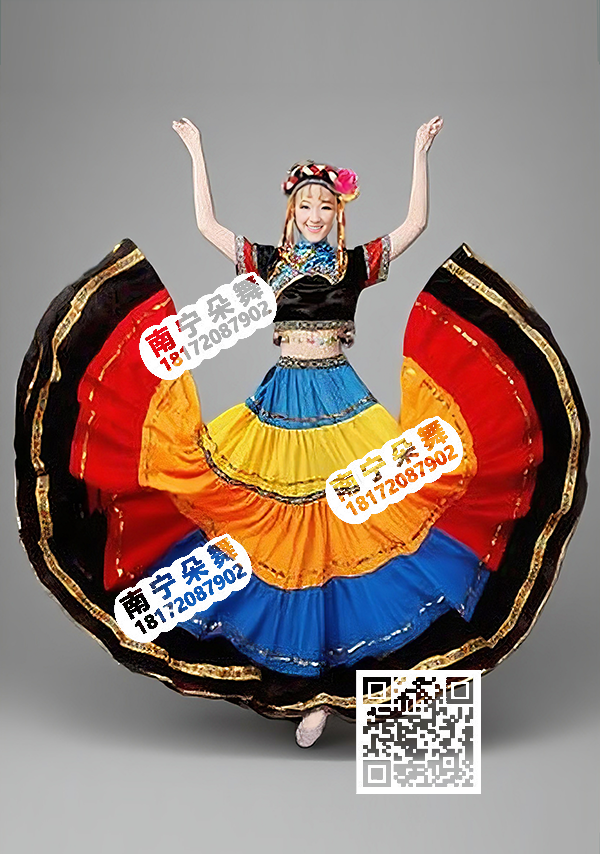 黑衣五彩彝族大摆裙
