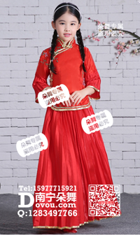 红色民国风金边学生女童服_EM015