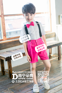 白衣玫红短裤背带裤男女童服_EX196