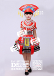 红色壮苗瑶彝族女童服