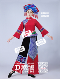 红衣黑裤壮族女裤装