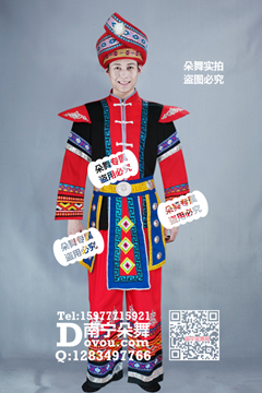 红色飞肩黑衣蓝边壮族男装
