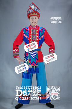 红衣蓝吊须肩蓝裤壮族男装