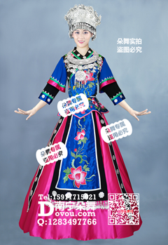 宝蓝玫红荷花苗族盛装