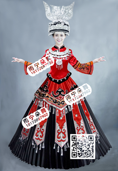 红黑苗族窝妥纹盛装