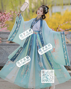 浅绿蓝边繁花齐腰大袖汉服