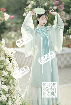 浅绿黄花斜襟立领明制长衣汉服