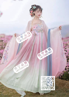 粉绿渐变百褶双飘带大袖汉服