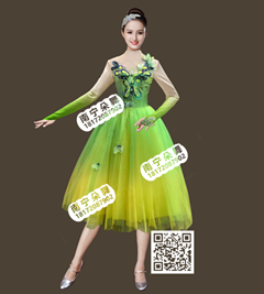 绿黄过渡长袖亮片花朵中长纱裙