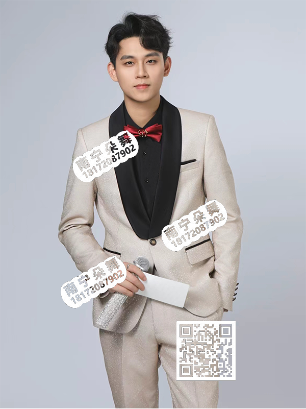 香槟色黑领男西装现代