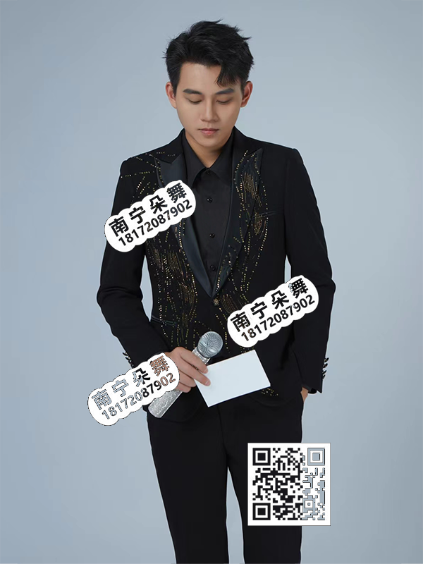黑色金钻条纹男西装