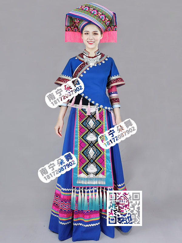 蓝色斜襟斜衣角双层袖壮族盛装