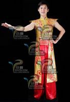 金红披风男龙装