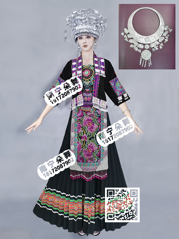 黑衣黑裙百褶苗族长裙